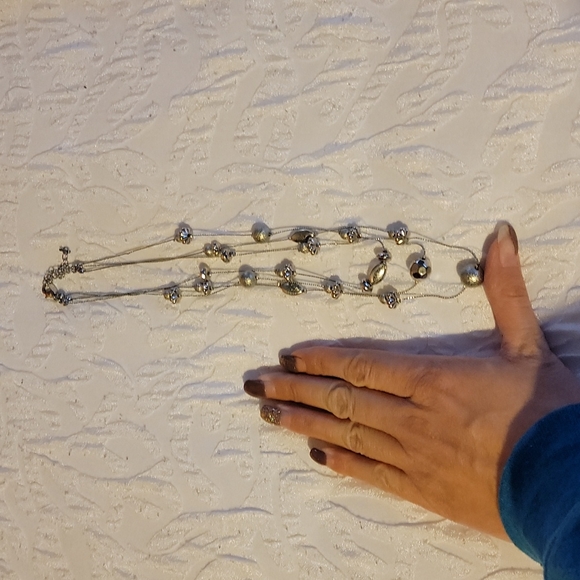 New York and Co necklace - Picture 2 of 3